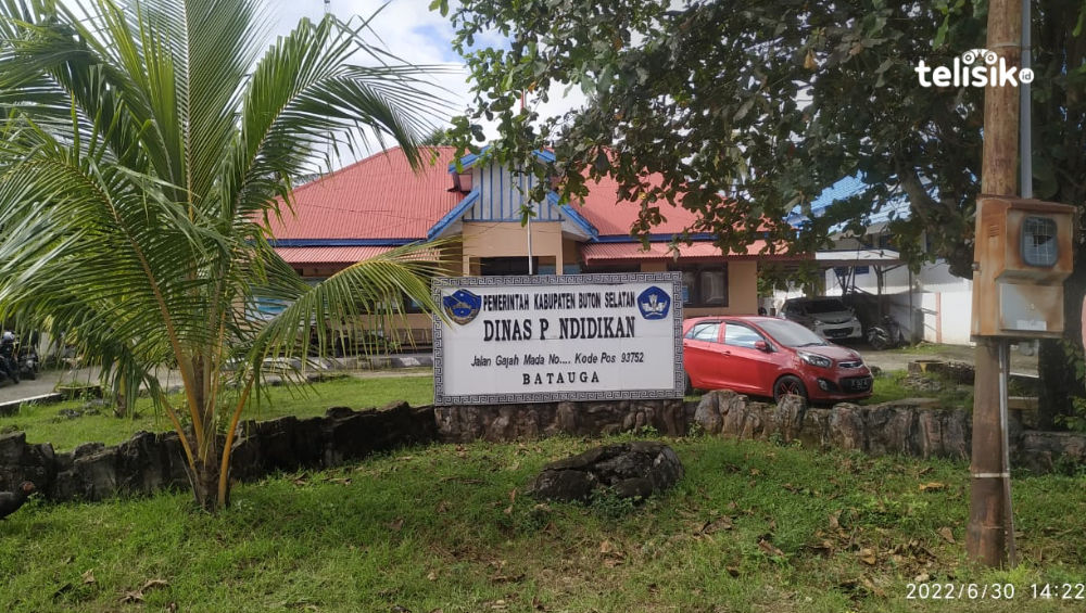 Tambahan penghasilan para guru non sertifikasi di Buton Selatan tidak dibayarkan. Pihak Dinas Pendidikan mengaku dana untuk pembayaran tambahan penghasilan sudah cair dan siap untuk didistribusikan kepada 354 guru. Foto: Deni Djohan/Telisik