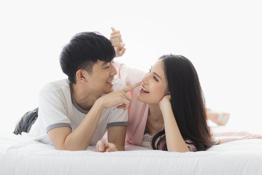 Anda mungkin tidak menyangka bahwa aktivitas menyenangkan seperti berhubungan intim dapat berakhir kesengsaraan, khususnya jika Anda melakukannya terlalu sering. Foto: Repro Hellosehat.com