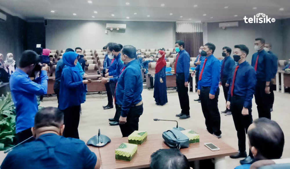 54 CPNS Formasi tahun 2021, ruang lingkup UHO Kendari menerima salinan Surat Keputusan (SK) pengangkatan, yang akan tersebar di 14 fakultas termasuk Pascasarjana, serta ada dari Biro Akademik dan Kemahasiswaan. Foto: Andi Irna Fitriani/Telisik