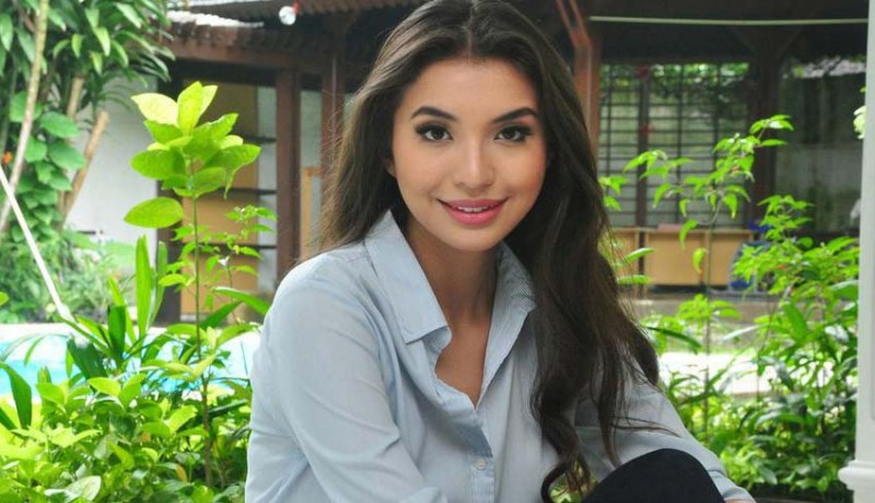 Artis Manohara menjanda di usia muda. Foto: Net