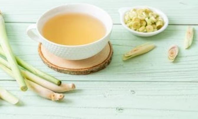 Serei merupakan bumbu dapur yang ternyata bisa merontokkan lemak, cocok disajikan sebagai minuman sehat. Foto: Repro grid.id