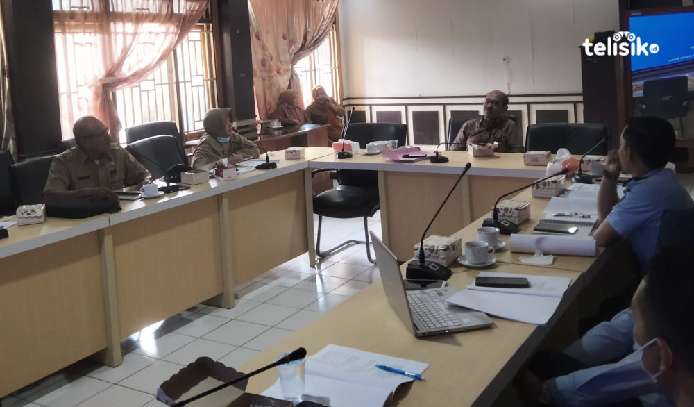 DPRD Sulawesi Tenggara yang meminta penambahan poin pengawasan terhadap Raperda yaitu pengawasan sumber daya kelautan dan perikanan Sulawesi Tenggara. Foto: Muhammad Ilwanto/Telisik