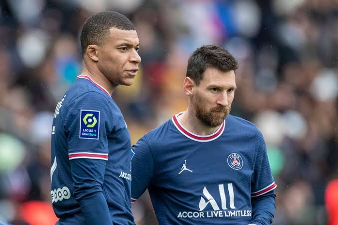 Mega bintang PSG, Mbappe dan Lionel Messi. Foto: Repro Corbis via Getty Images