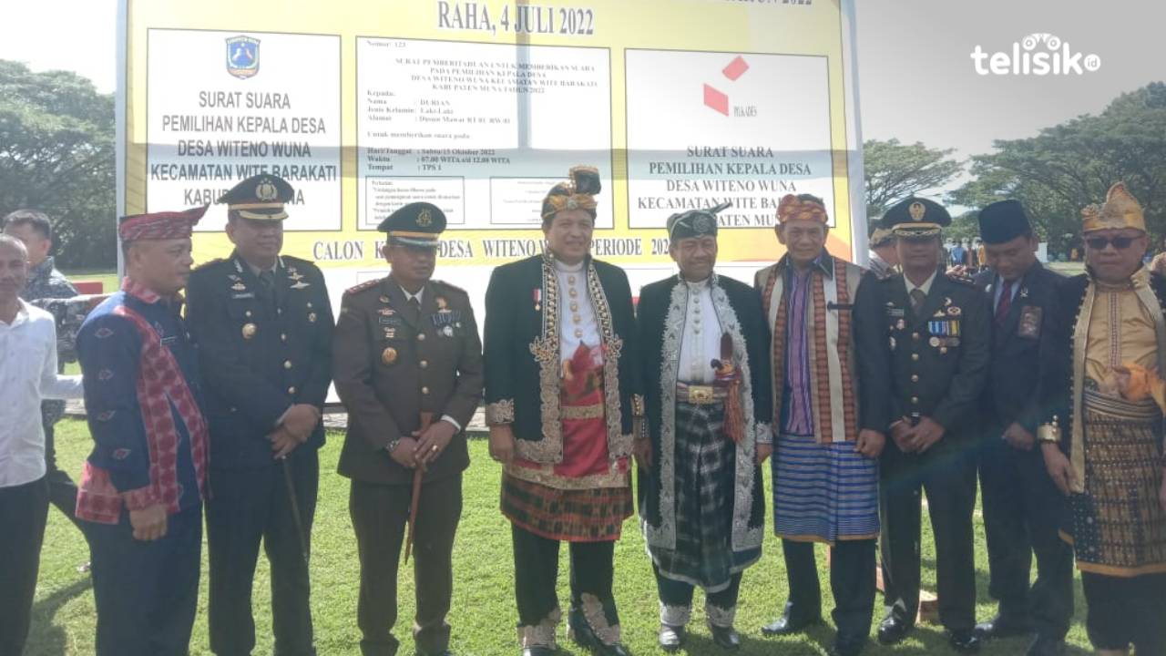 Bupati Muna, LM Rusman Emba saat me-launching tahapan pilkades. Foto: Sunaryo/Telisik