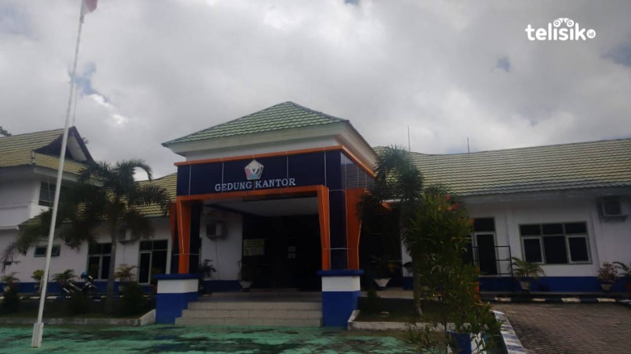Kantor DLH Sulawesi Tenggara yang berada di Jalan Made Sabara Nomor 3 Kendari. Foto: Nur Khumairah/ Telisik