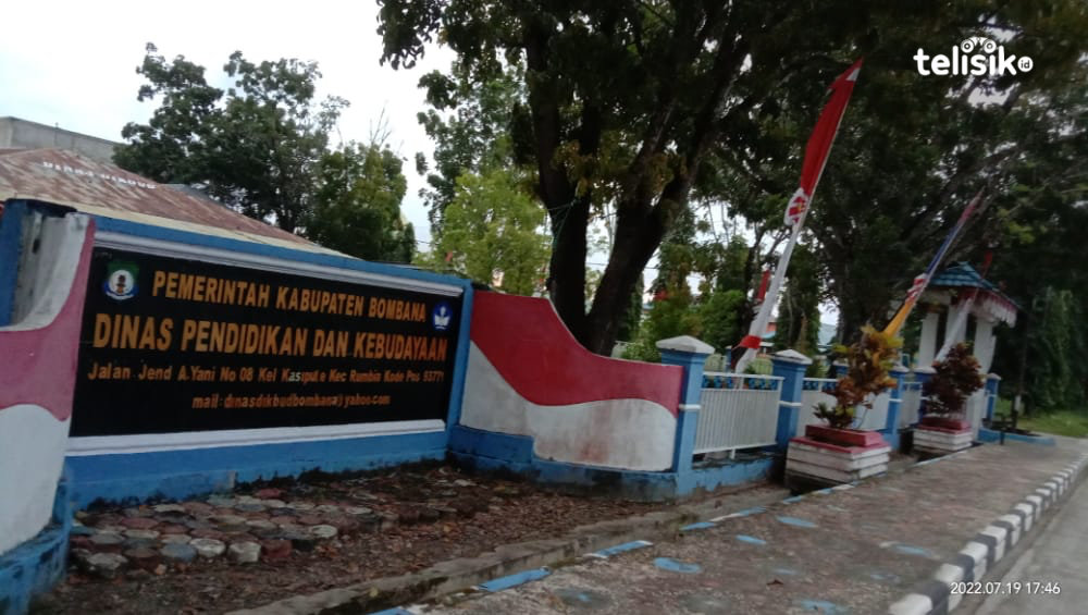 Kantor Dinas Pendidikan dan Kebudayaan Kabupaten Bombana. Foto: Hir/Telisik
