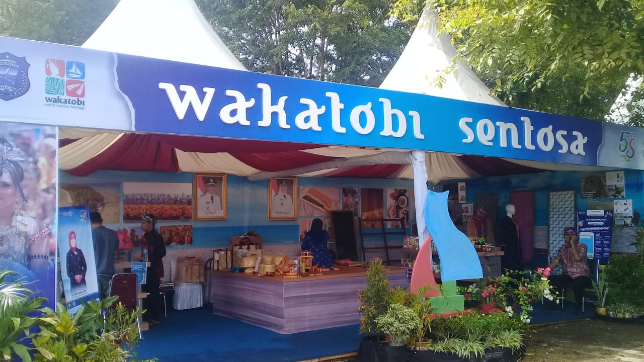 Pengenalan produk olahan Wakatobi dalam stand pameran Expo UMKM. Foto: ist