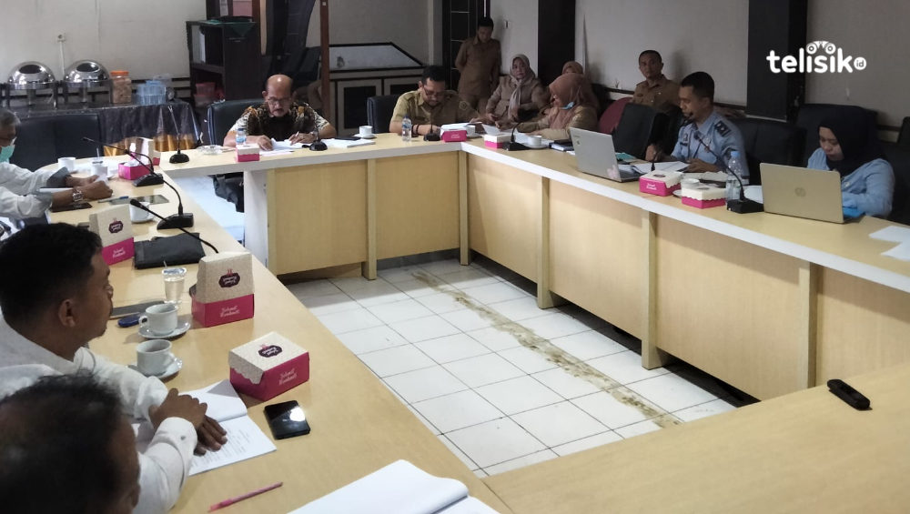 DPRD Sulawesi Tenggara yang membahas naskah akademik Raperda penanggulangan kebakaran hutan dan lahan yang dinilai masih kurang. Foto: Muhammad Ilwanto/Telisik