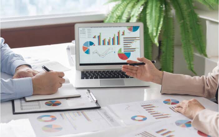 PT Daya Anugrah Mandiri membuka kesempatan bagi lulusan D3/S1 untuk bergabung dan mengisi beberapa posisi yang dibutuhkan, salah satunya sebagai Data Analyst. Foto: Repro Ekrut.com