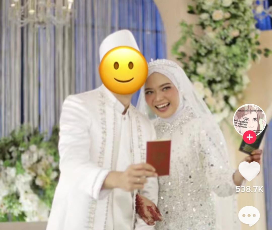 Seorang istri viral di media sosial setelah menceritakan perselingkuhan suaminya yang tak wajar. Bukannya kalah saing dengan wanita lain perselingkuhan suaminya itu dilakukan dengan pria sesama jenis. Foto: Screenshot video TikTok