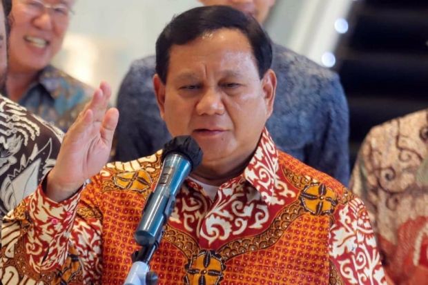 Menteri Pertahanan Prabowo Subianto kaget saat melihat uang pensiunnya jadi TNI Rp 900.000. Foto: Repro Sindonews