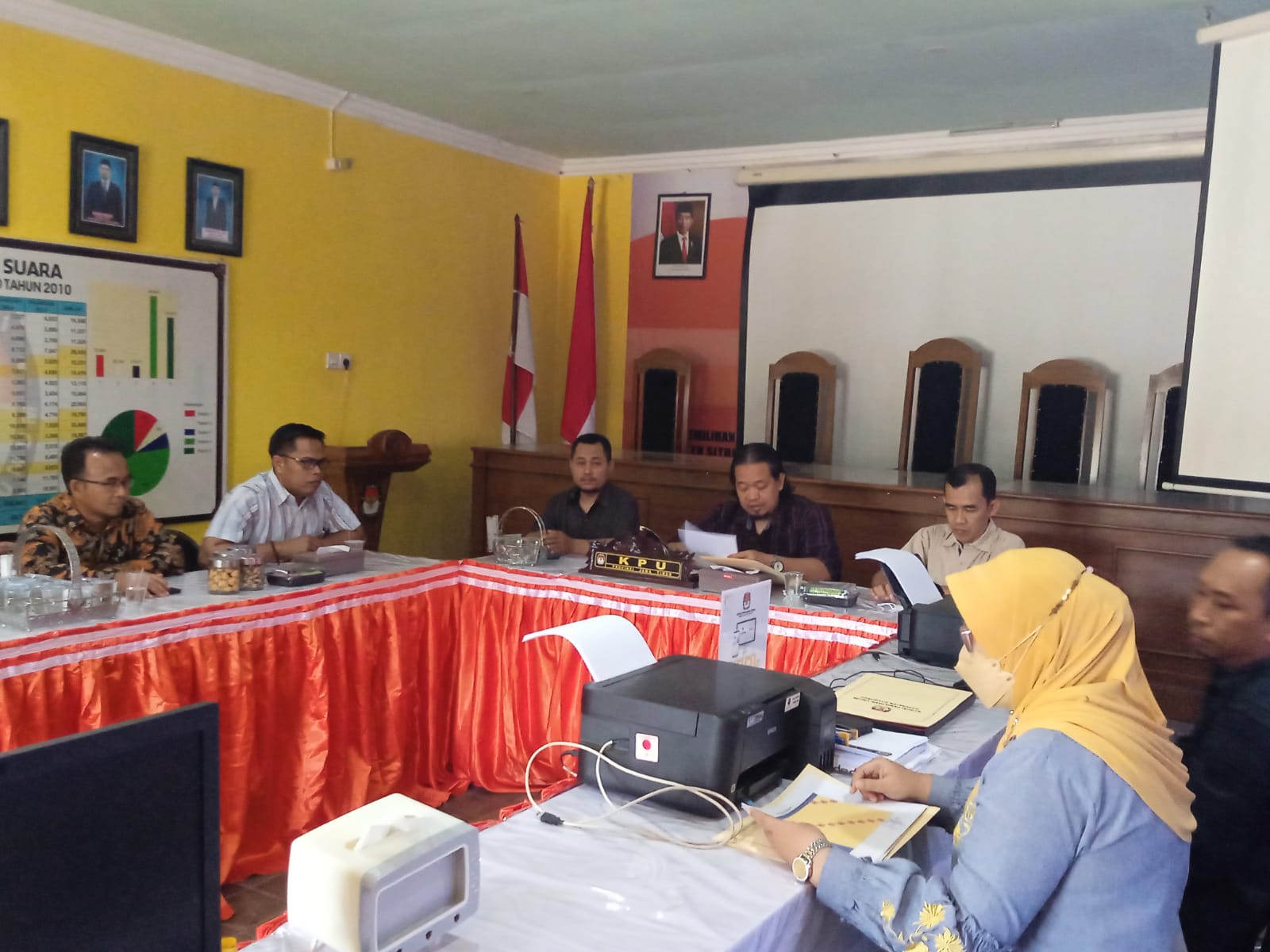 Verifikasi KPU Jawa Timur bersiap melakukan verifikasi administrasi Parpol calon peserta pemilu 2024. Foto: Ist