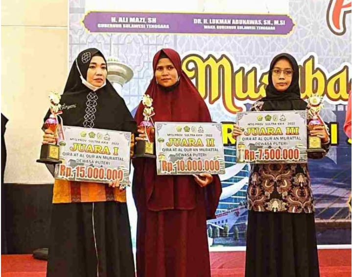 Para pemenang kategori Qira’at Al-Qur’an Murattal Dewasa Putri pada MTQ tingkat Provinsi Sultra ke-29. Foto. Ist.