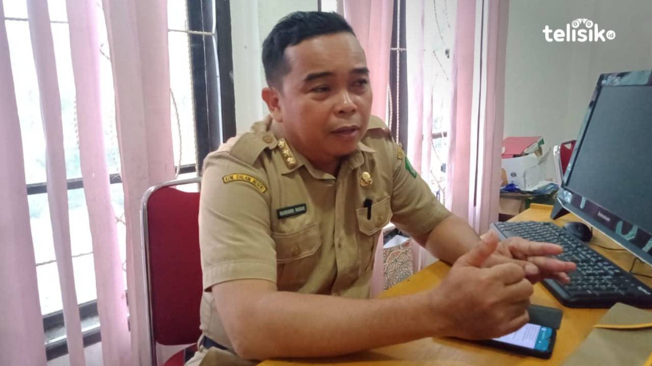 Sekertaris BKPSDM Kolaka Utara, Mawardi Hasan saat ditemui di Kantor BKPSDM. Foto: Muh. Risal H/Telisik