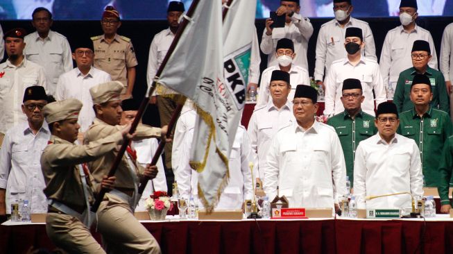 Koalisi permanen antara Gerindra dan PKB telah diresmikan. Kedua pimpinan parpol tersebut menandatangani dimulainya koalisi dalam menghadapi Pemilu 2024. Foto: Repro Suara.com