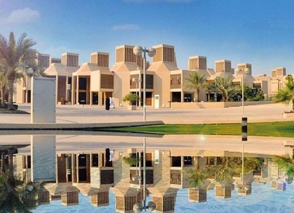 Qatar University sedang membuka beasiswa bagi mahasiswa internasional, salah satunya dari Indonesia. Foto: Repro qna.org.qa