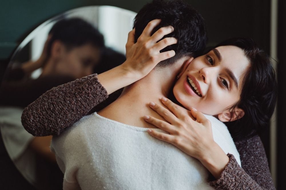 Narsisme seksual adalah pandangan yang menjadikan diri sendiri sebagai pusat aktivitas seksual. Foto: Repro Idntimes.com