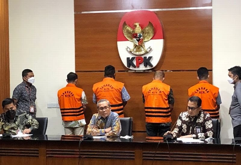 KPK menetapkan Kepala Perwakilan BPK Sulawesi Tenggara, Andy Sonny sebagai tersangka. Foto: Okezone