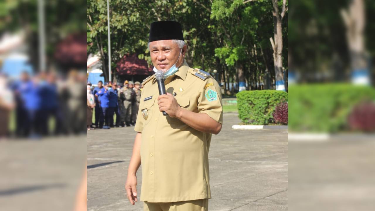 Bupati Konawe Kery Saiful Konggoasa berharap dalam perayaan HUT RI, Presiden RI Joko Widodo memakai pakaian adat khas Konawe. Foto: Ist.