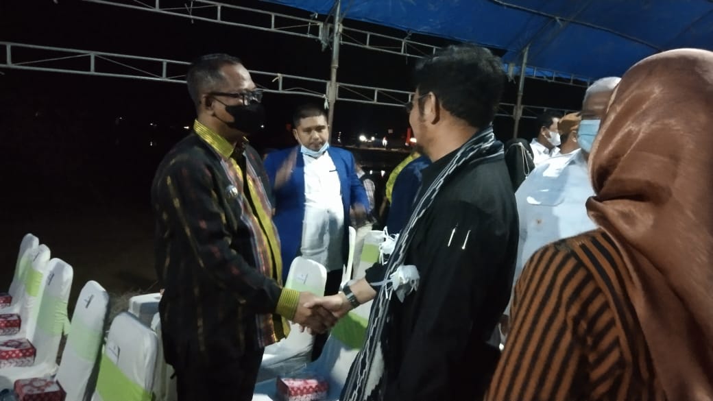 Penjabat Bupati Muna Barat bersama Menteri Pertanian RI saat melakukan kunjungan kerja di Konawe Selatan. Foto: Ist.