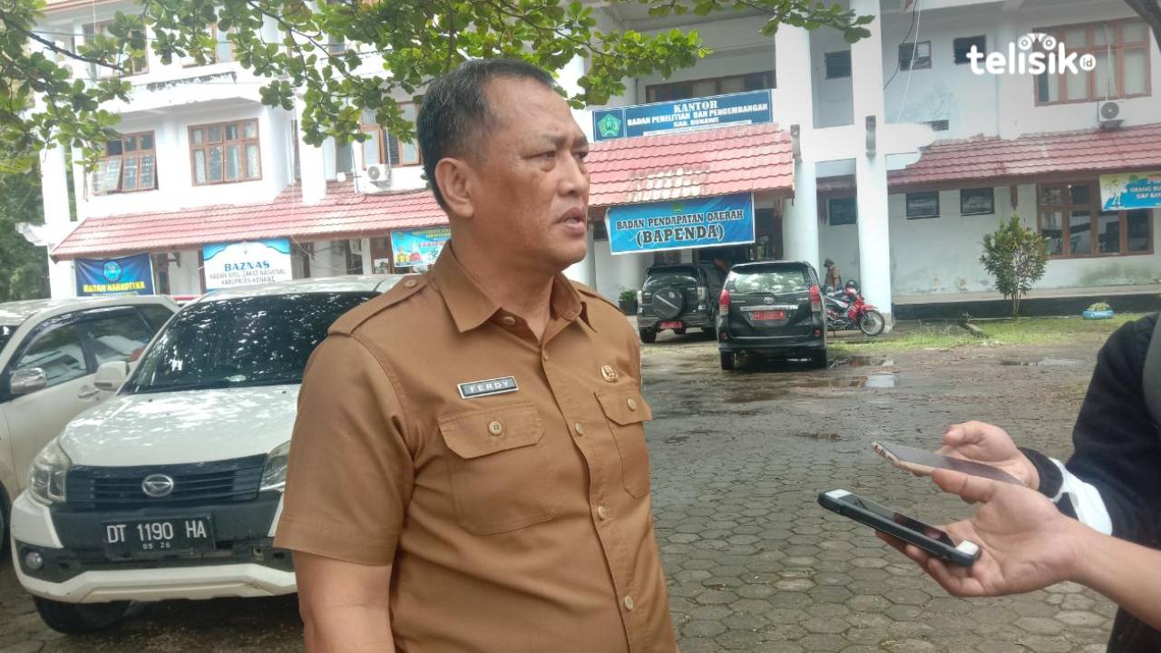 Sekda Konawe Ferdinan Sapan menyebut APBD Konawe tahun 2023 diproyeksi mengalami kenaikan signifikan hingga Rp 2,2 triliun. Foto: Aris Syam/ Telisik