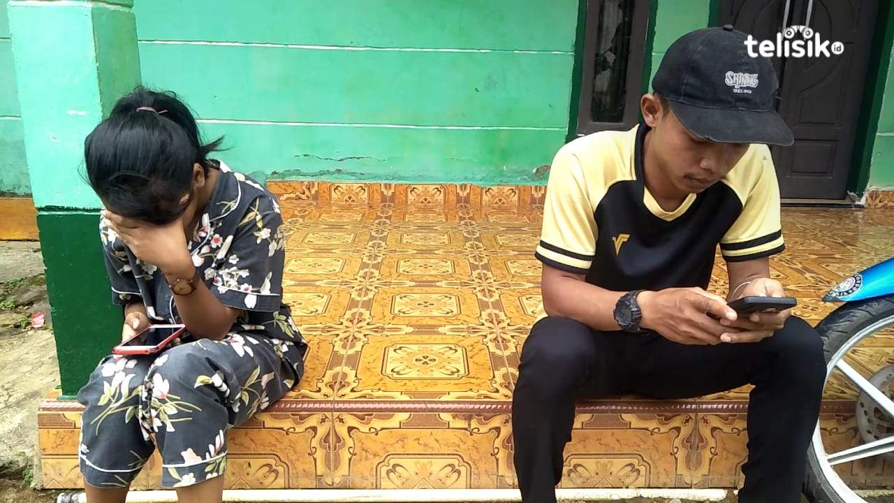 Korban Bunga (kiri) yang didampingi Sang Paman, Andri saat ditemui. Foto: Thamrin Dalby/Telesik.
