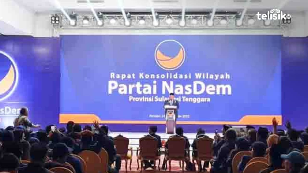 Ketua DPW NasDem Sulawesi Tenggara, Ali Mazi bertekad membirukan Sulawesi Tenggara pada Pemilu 2024 mendatang. Foto: Kardin/Telisik.