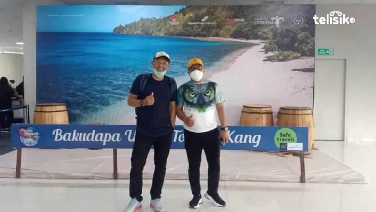 Plt Kepala BPKAD Muna Barat, LM Taslim menjelaskan proses pembayaran TPP. Foto : Sunaryo/Telisik.