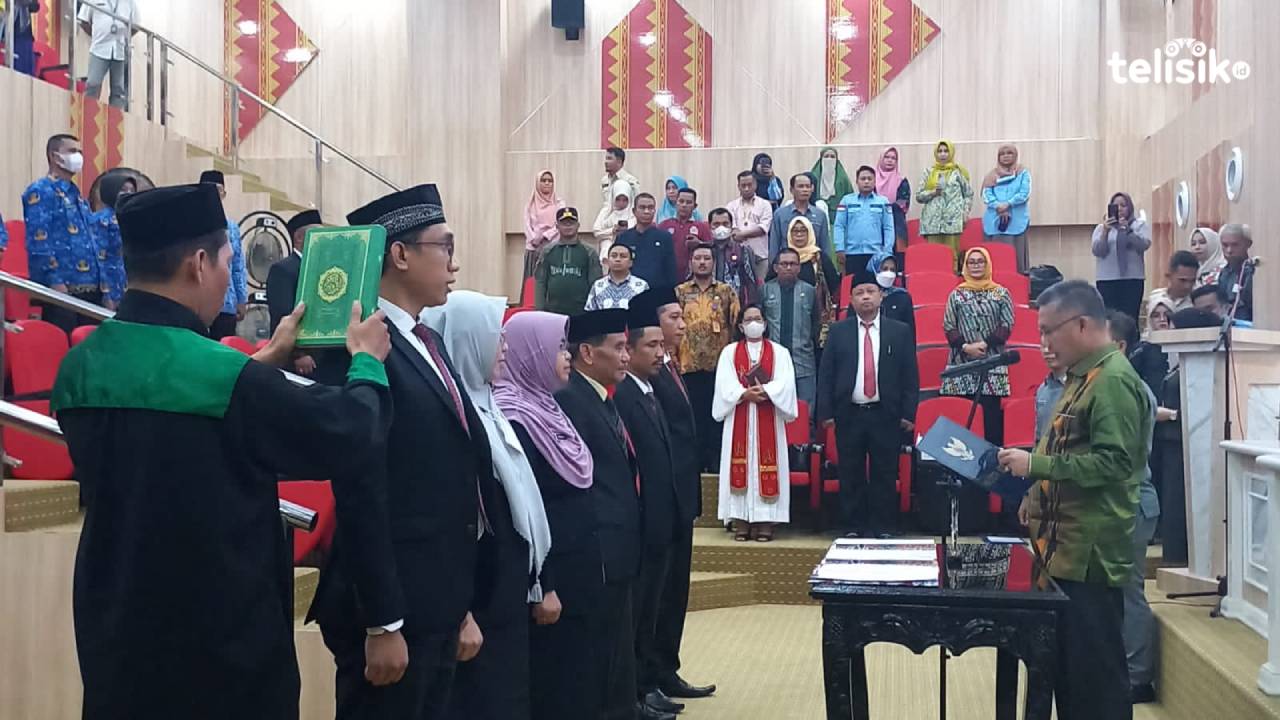 Muhammad Sabri, mantan Ketua DPC PKS Poasia Kota Kendari dilantik Wali Kota Kendari bersama puluhan pejabat lainnya. Foto: Musdar/Telisik