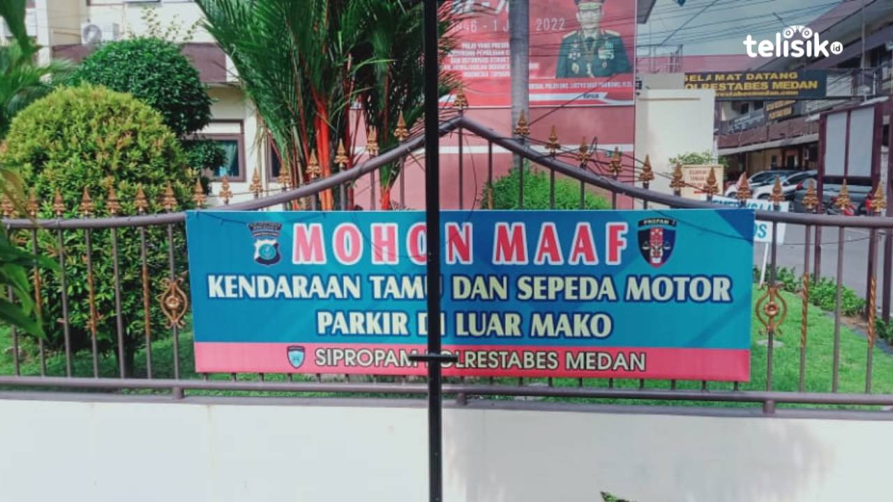 Larangan parkir di dalam Mako Polrestabes Medan yang dibuat oleh Seksi Propam Polrestabes Medan terpampang jelas. Foto: Reza Fahlefy/Telisik
