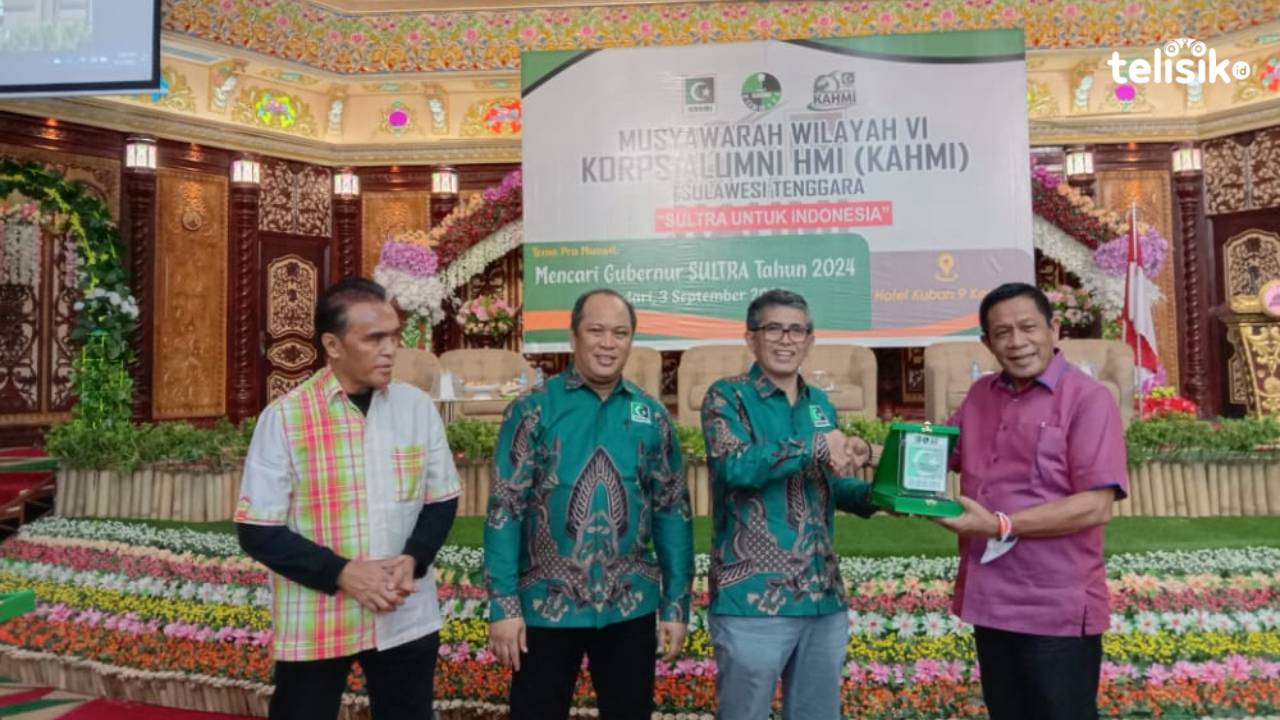Muswil KAHMI Sultra VI di hadiri oleh sejumlah tokoh diantaranya La Ode Ida, bupati Konawe Utara Ruksamin, pengamat politik Prof Eka Suaib, dan anggota DPR RI Hugua Foto: La Ode Muh Martoton/Telisik
