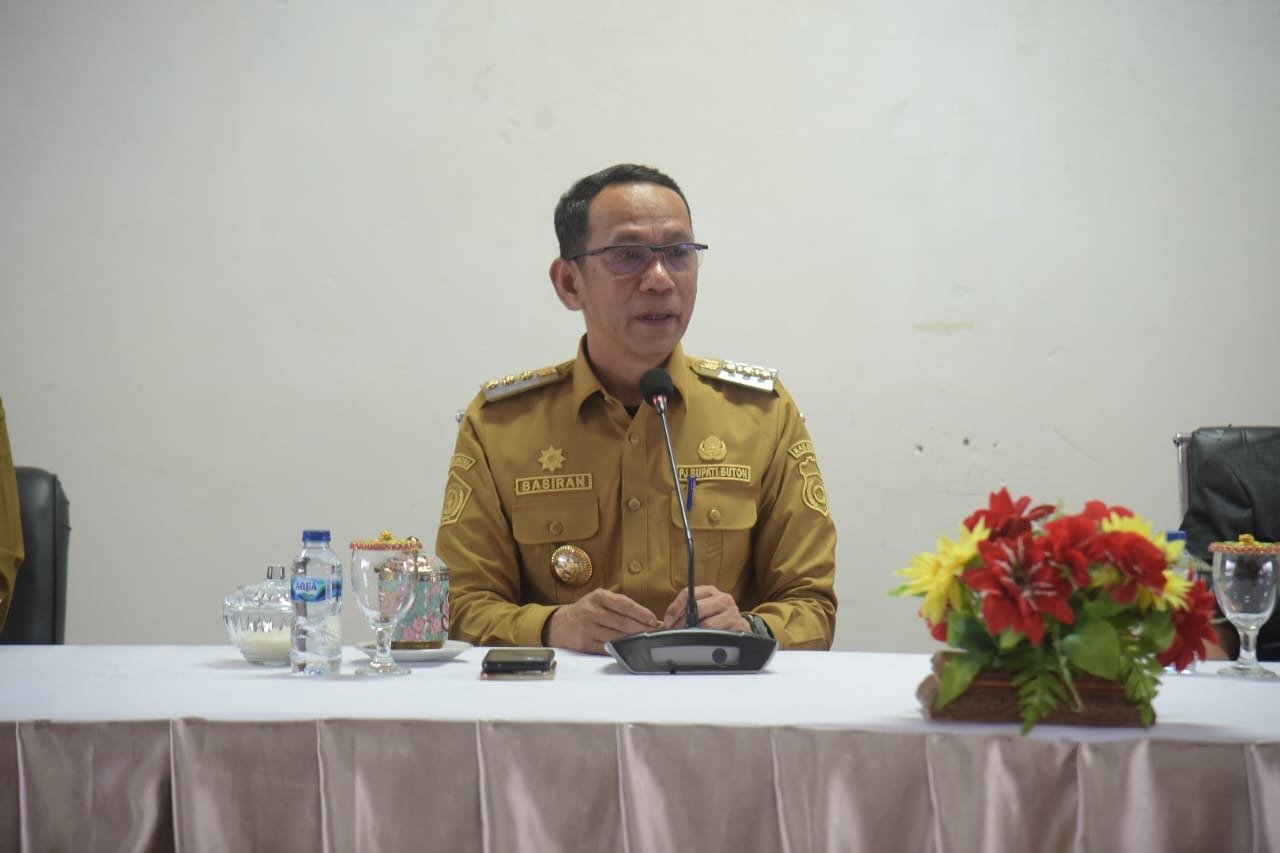 Pj. Bupati Buton Drs. Basiran M.Si mengajak seluruh pihak untuk mensukseskan Porprov ke-14. Foto: Dok. Pemkab Buton