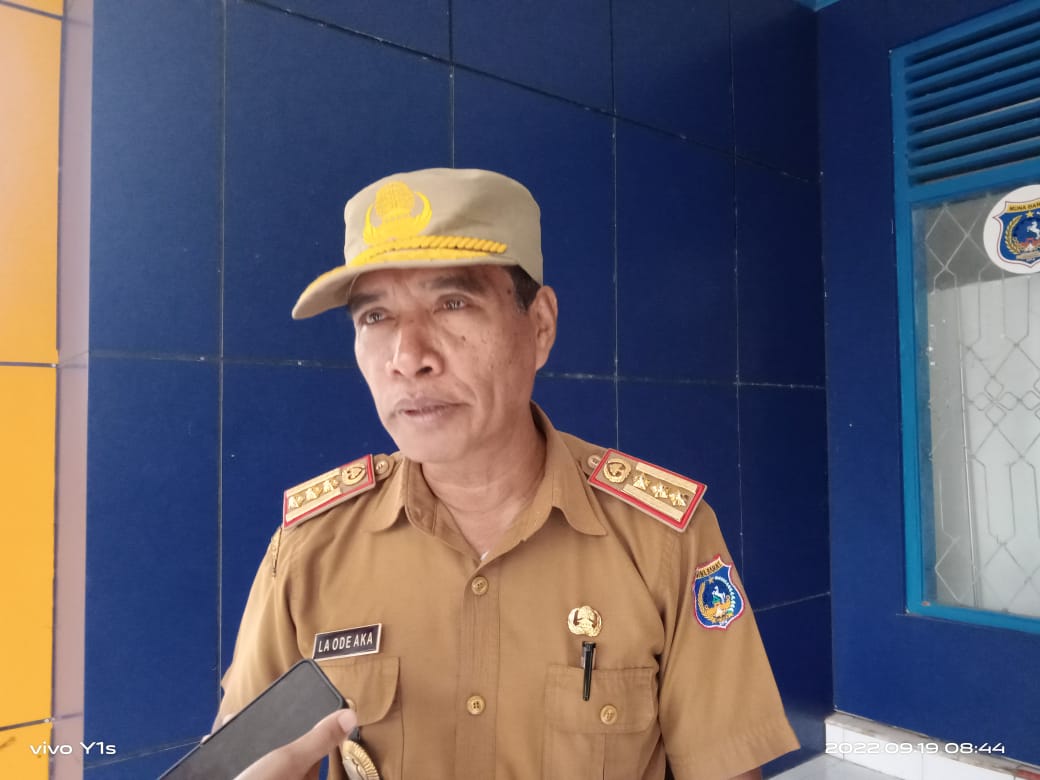 Kepala Dinas Ketahanan Pangan, La Ode Aka, beberkan program seribu polybag yang akan dilaksanakan dalam menjaga ketersediaan bahan pangan di Muna Barat. Foto: Ist.
