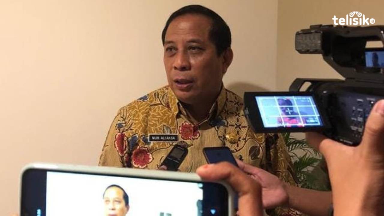 Kepala Dinas Tenaga Kerja dan Perindustrian, Muh Ali Aksa saat menyampaikan UMK Kendari diprediksi naik akibat naiknya harga  sembako. Foto Sigit Purnomo/Telisik
