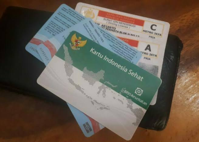 Pemerintah kini mewajibkan masyarakat terdaftar BPJS Kesehatan untuk mengurus SIM dan STNK. Foto: Repro mobilitas.id