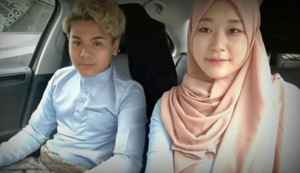 Mualaf cantik asal Korea Selatan takjub dengan ibadah puasa umat Islam. Foto: Repro YouTube Pintu Hijrah
