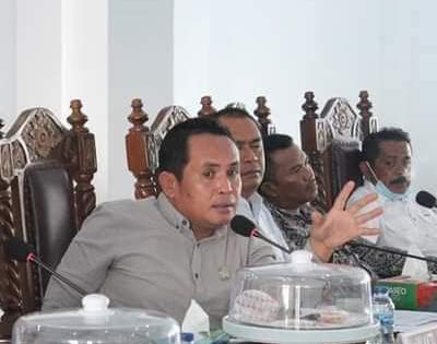 Wakil Ketua DPRD Buton Utara, Ahmad Afif Darvin, kecam Kepala BKPSDM terkait ancam wartawa. Foto: Facebook