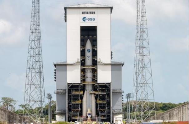 Sejak pengembangan awal 2010-an, roket ini tidak akan terbang sebelum akhir 2023. Penundaan itu akan menambah 600 juta euro lagi untuk harga roket yang sudah mahal itu. Foto: Repro Universetoday.com