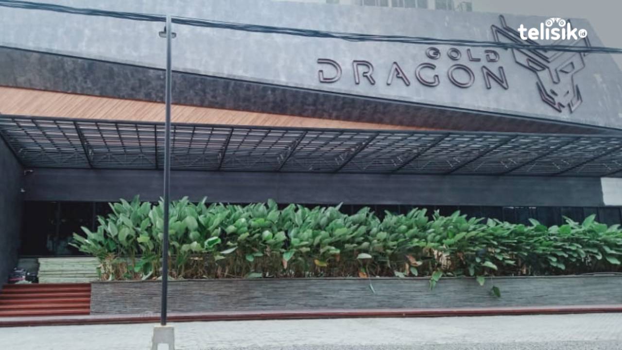 Usaha hiburan malam Holywings yang berada di Jalan Merak Jingga Medan, diduga berganti nama menjadi Gold Dragon dan Golden Tiger. Foto: Reza Fahlefy/Telisik