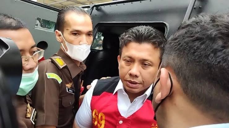 Tersangka utama kasus pembunuhan Brigadir J atau Nofriansyah Yosua Hutabarat, Ferdy Sambo, akan menjalani persidangan hari ini. Foto: Repro Suara.com