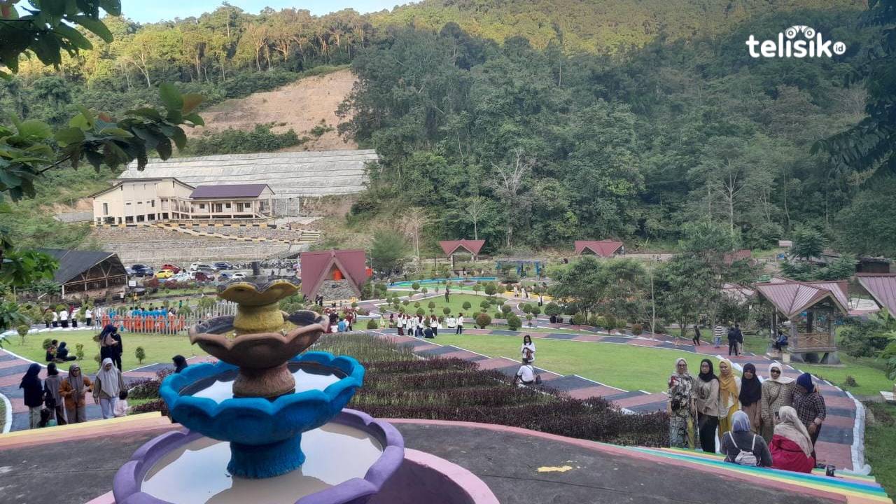 Suasana kebun raya Kendari semakin menarik dengan banyak warna. Foto: La Ode Andi Rahmat/Telisik