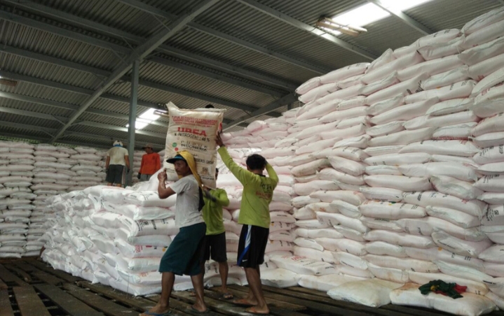Pengecer pupuk subsidi di Kabupaten Kolaka Utara diimbau tidak menjual pupuk subsidi paket dengan pupuk non subsidi. Foto: Ist.