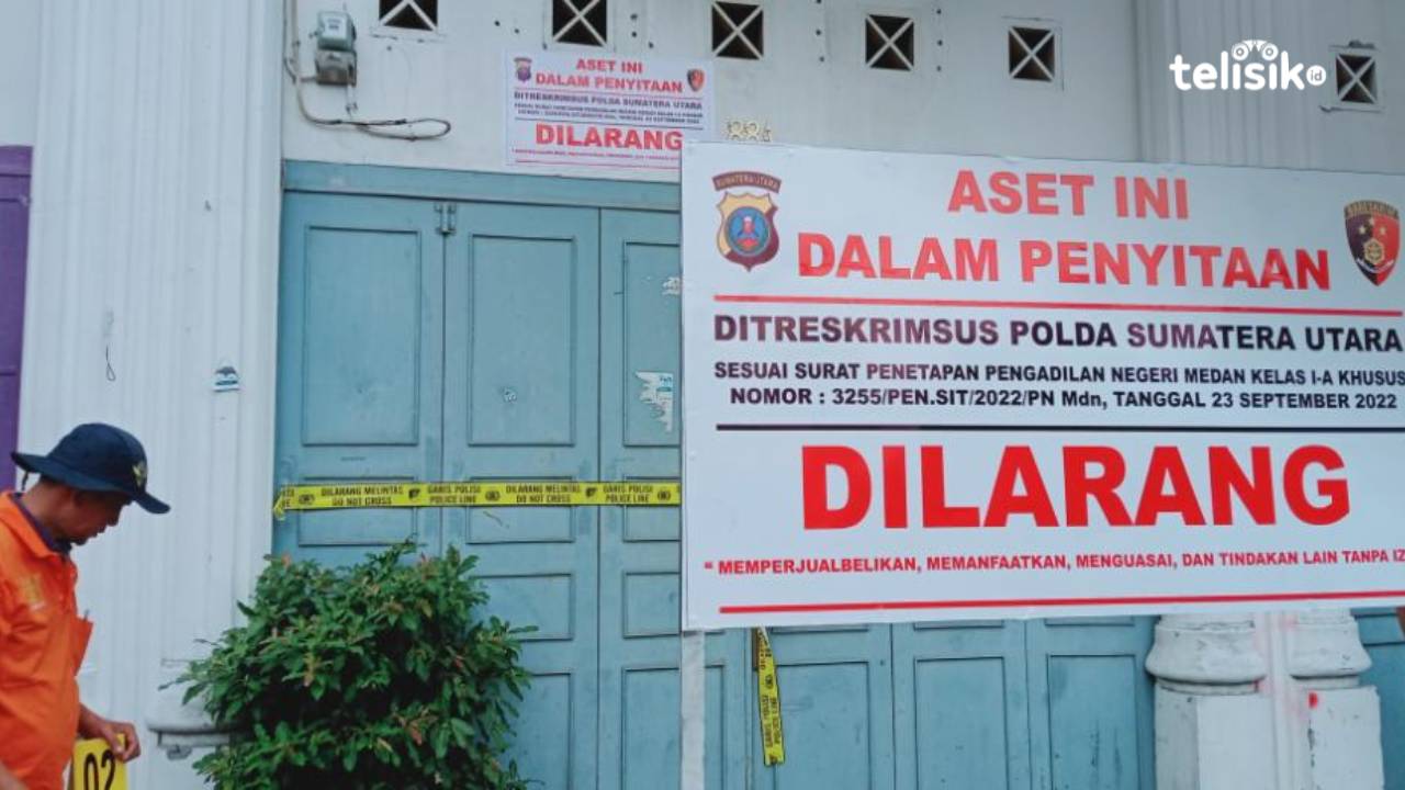 Polisi menyitaima bangunan yang diduga ada keterkaitan dengan kasus tindak pidana pencucian uang maupun perjudian. Dari seluruh aset yang disita itu, mencapai Rp 21,6 miliar. Foto: Reza Fahlefy/Telisik