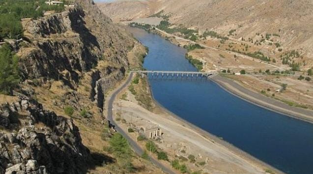 Berdasarkan laporan pemerintah setempat, Sungai Tigris dan Efrat yang mengapit Irak terancam mengering pada 2040 karena penurunan permukaan air dan perubahan iklim. Foto: Repro eygypttoday.com