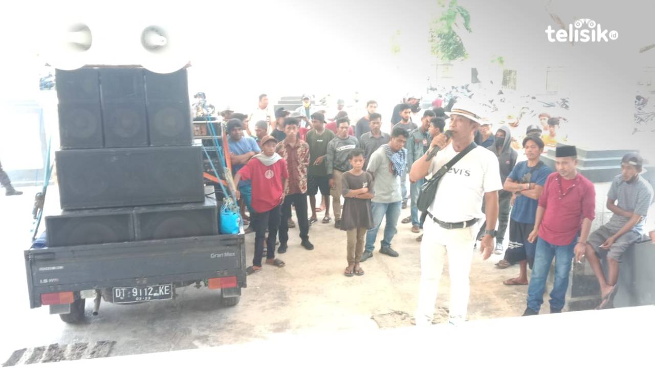 Balon Kades yang tidak lolos mengadu di DPRD Muna. Foto : Sunaryo/Telisik