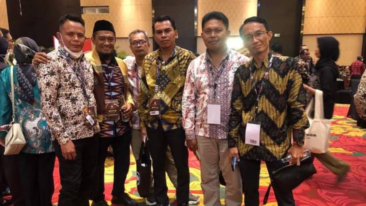 Ketua KPU Muna, Kubais dan Ketua KPU Muna Barat, Awaluddin Usa. Foto : Ist.