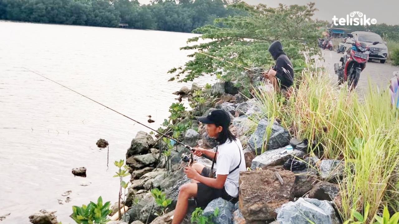 Batbat menjadi tempat mancing favorit terbaru di kalangan masyarakat Kota Kendari. Foto: Kardi/Telisik