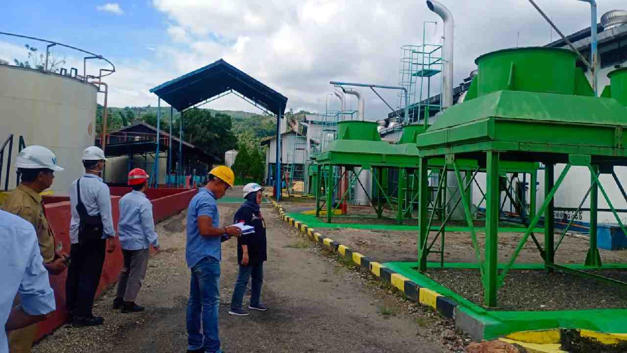 DLH Sulawesi Tenggara rutin melakukan pemeriksaan dan pengawasan terhadap perusahaan-perusahaan yang berpotensi akan merusak lingkungan. Foto: Ist.