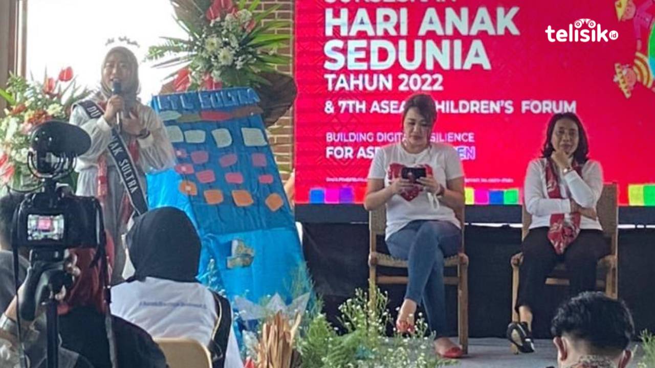 Forum Anak Sulawesi Tenggara presentasikan “Perahu Kertas Series 1.0 dan Series 2.0 Berlayar” pada perayaan Hari Anak Sedunia. Foto: Musyrifa Sya'adah/Telisik