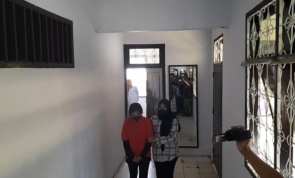 LA (27) dibekuk polisi atas dugaan penyalahgunaan narkotika jenis sabu. Foto: La Ode Andi Rahmat/Telisik